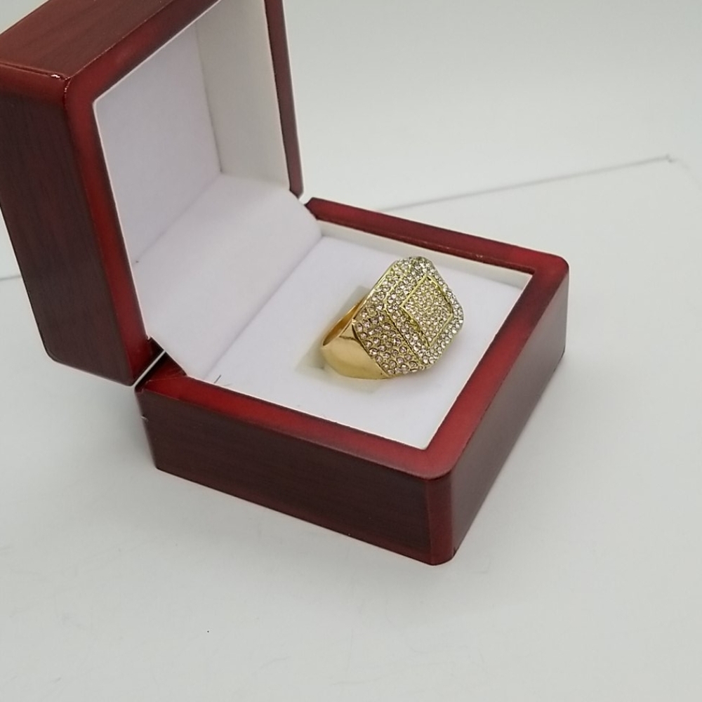 Mans Ring - Picture 2 of 4